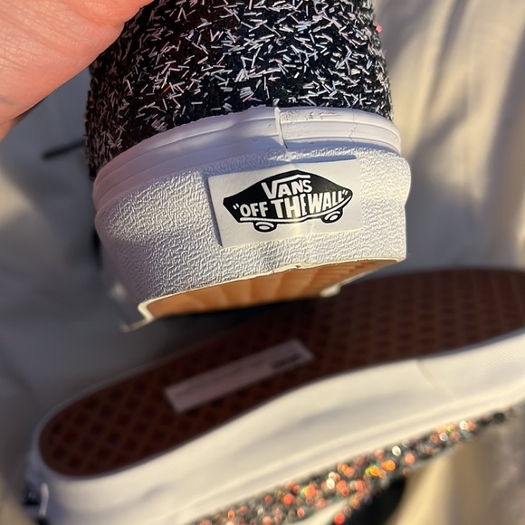 New without tags Vans size 6.0M/7.5W - Picture 3 of 5